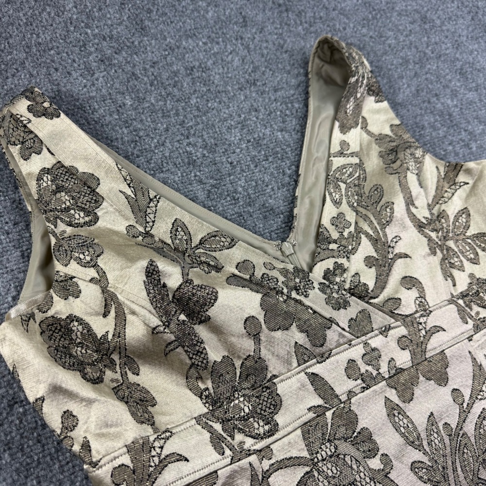 Jones New York Sheath Dress 14 Gold Floral Brocade Sleeveless V-Neck Women